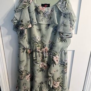 Beautiful flowy off the shoulder girls dress size 16.